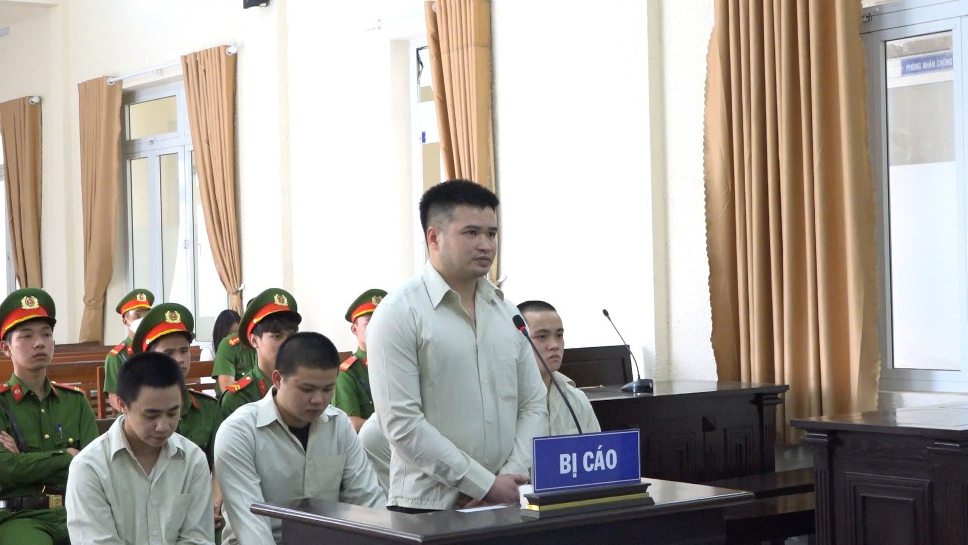 Nhóm đối tượng mua bán trái phép chất ma túy lãnh 58 năm tù