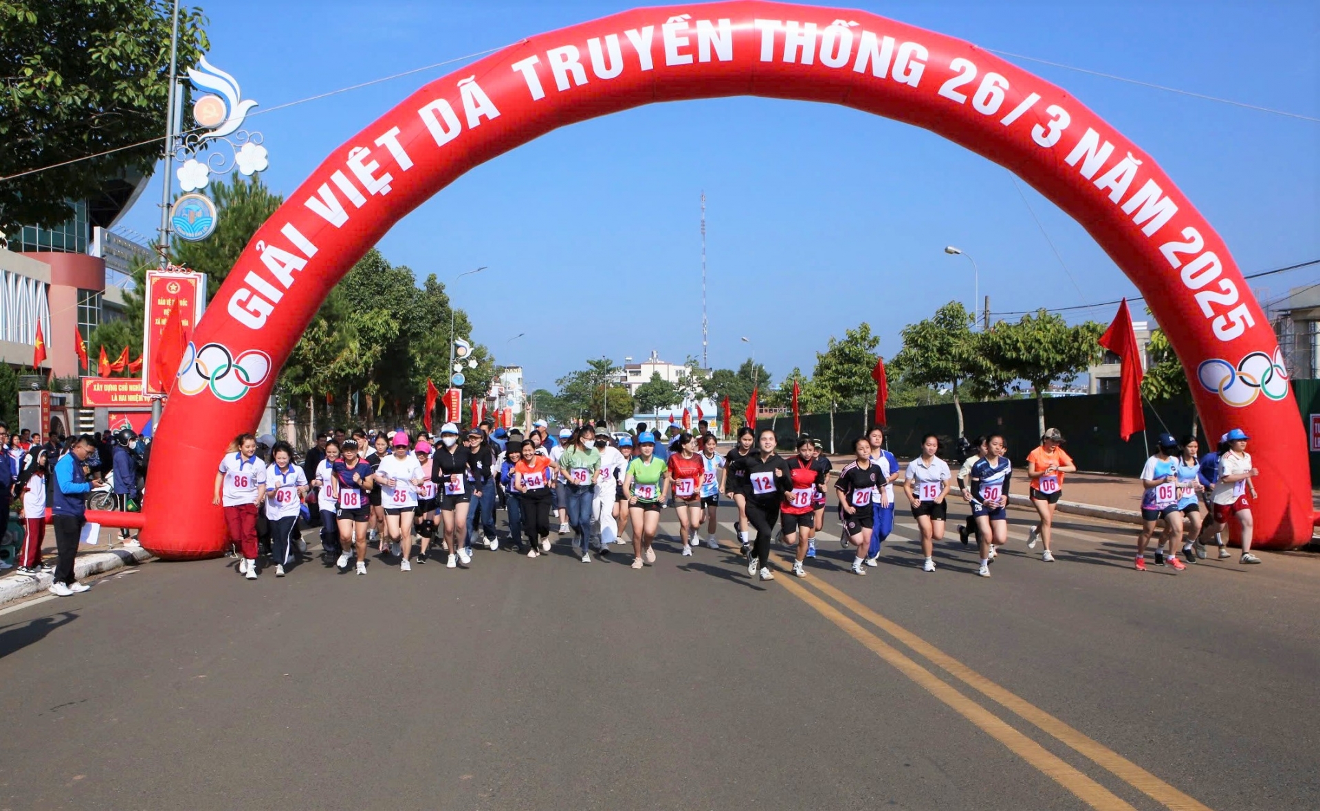Hơn 2.000 người tham gia Ngày chạy Olympic vì sức khỏe toàn dân