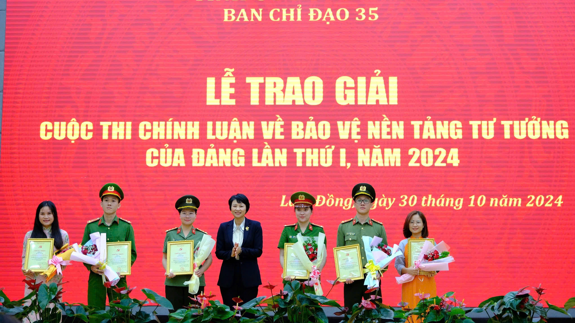Phát huy sức mạnh tổng hợp trong bảo vệ nền tảng tư tưởng của Đảng