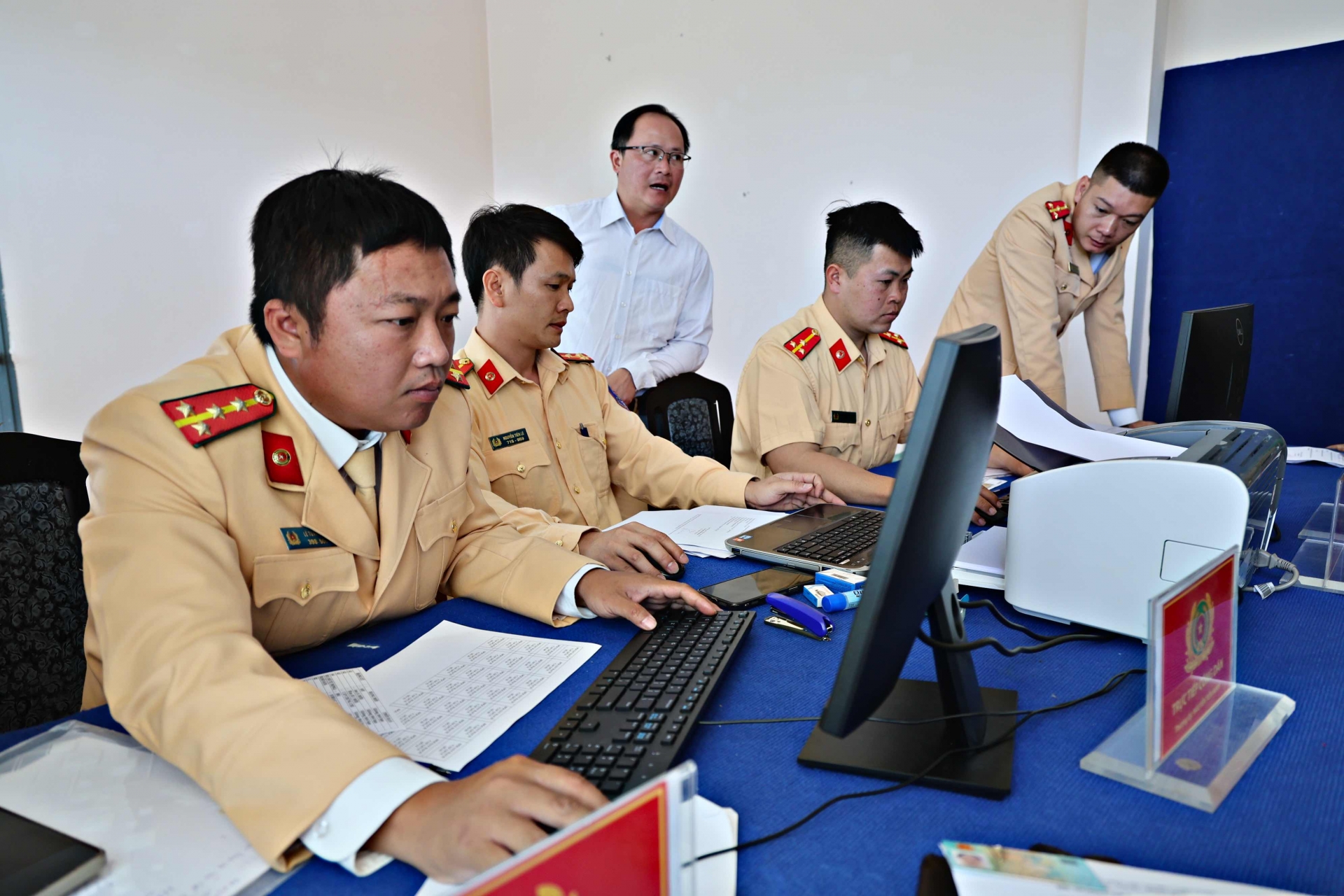 Công an không gọi điện yêu cầu cấp đổi giấy phép lái xe, người dân cần nêu cao cảnh giác