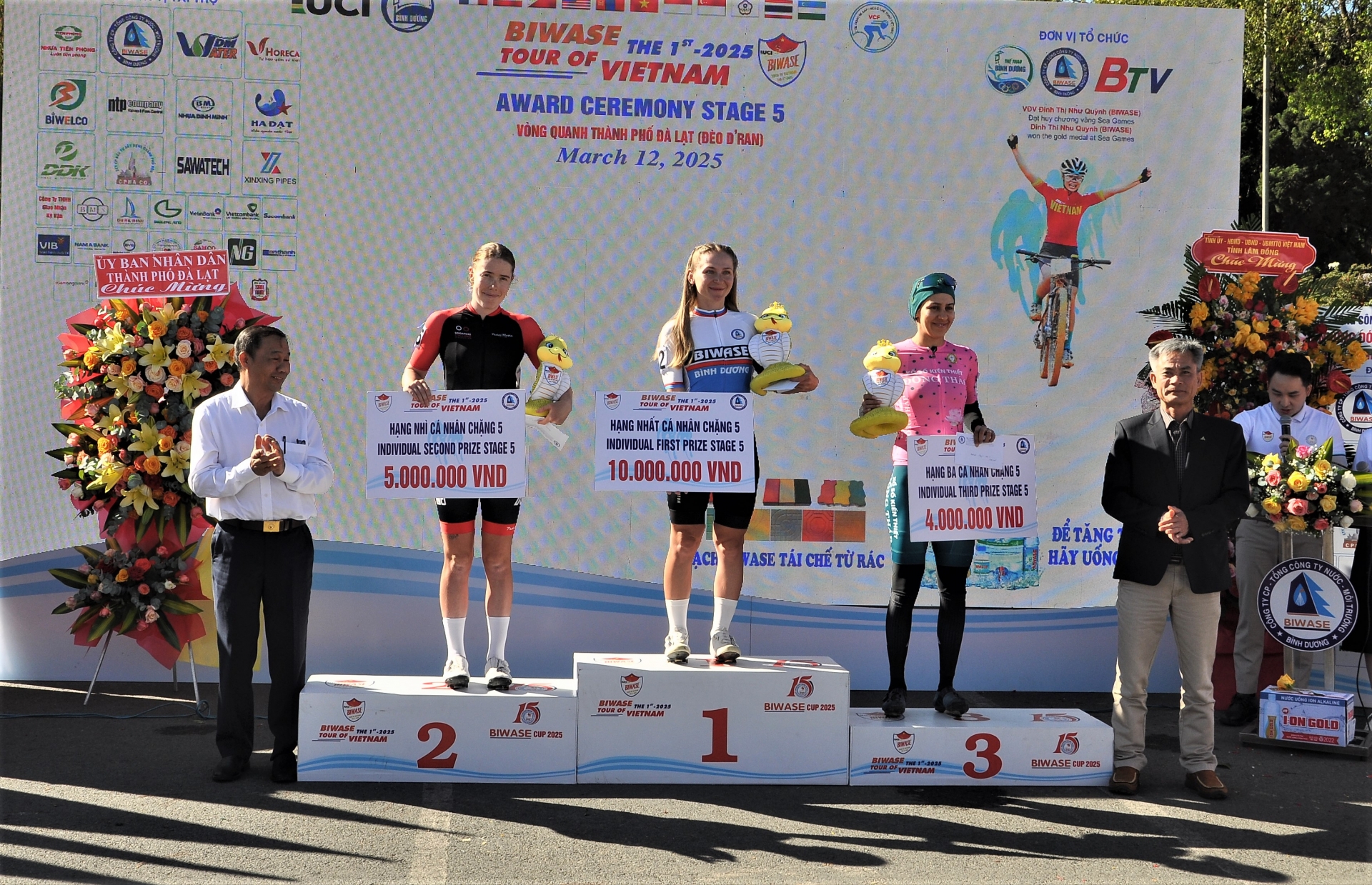 Tay đua người Nga Natalia Frolova xuất sắc giành “cú ăn ba” tại Giải Biwase Tour of Vietnam 2025