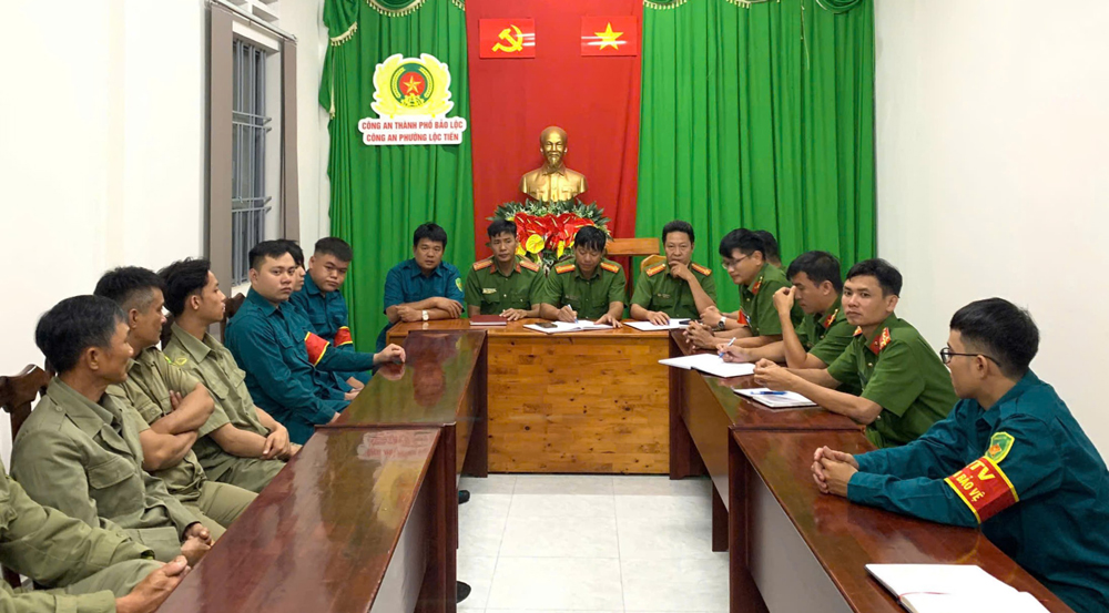 Đảm bảo an ninh chính trị, trật tự an toàn xã hội theo phương châm “địa phương, đơn vị nào giữ vững địa bàn đó"