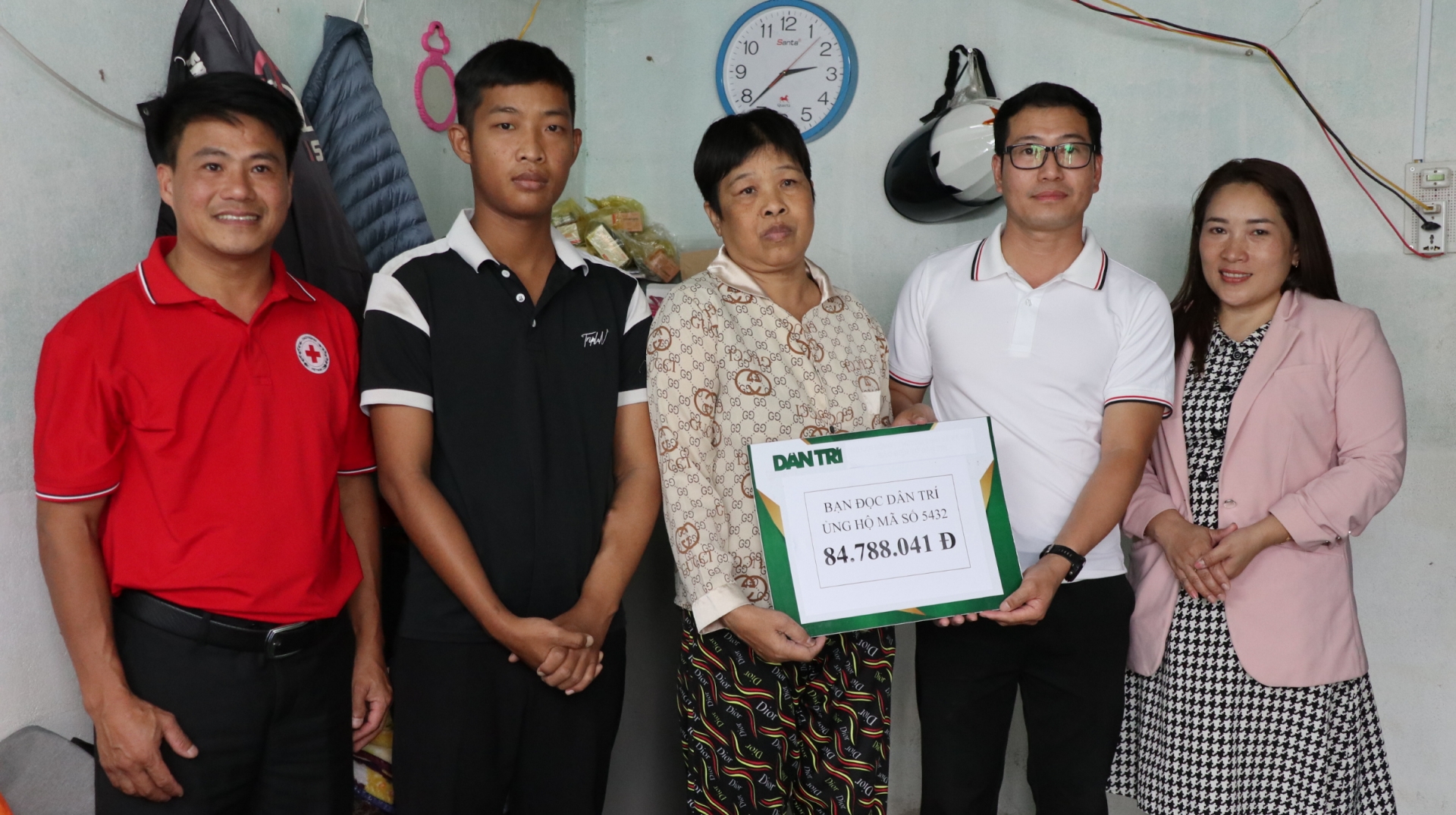 Bảo Lộc: 2 mẹ con bị suy thận tiếp tục được hỗ trợ hơn 157 triệu đồng