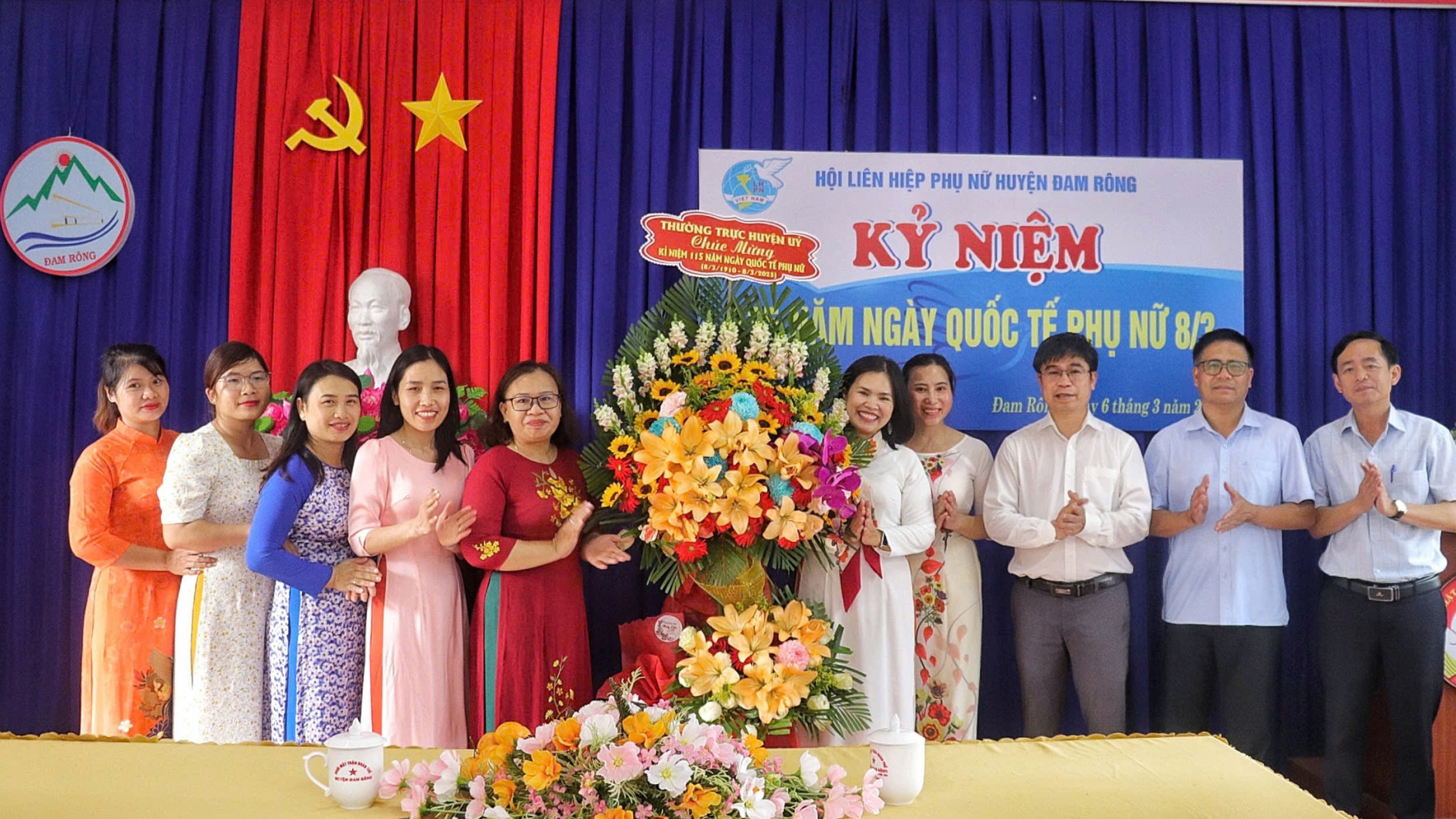 Lãnh đạo các địa phương chúc mừng hội viên, phụ nữ nhân Ngày 8/3