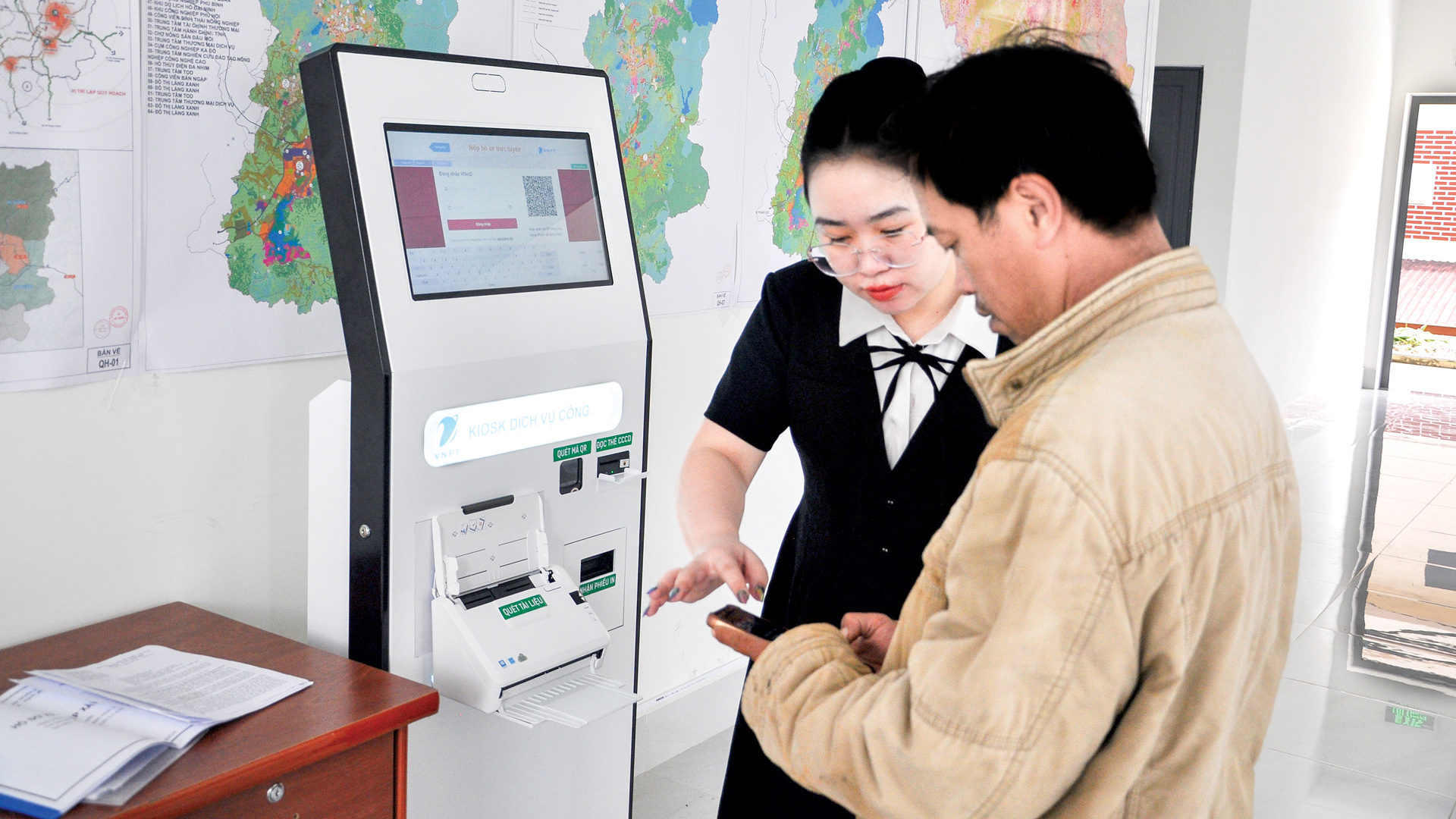 Vận động dân chung tay cải cách hành chính