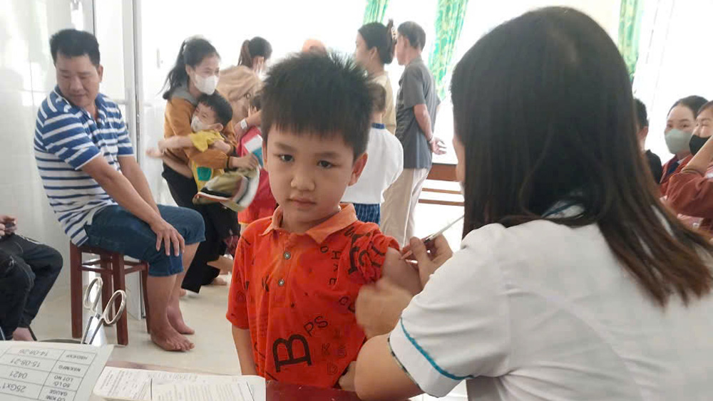 Đạ Huoai chủ động phòng, chống dịch bệnh truyền nhiễm