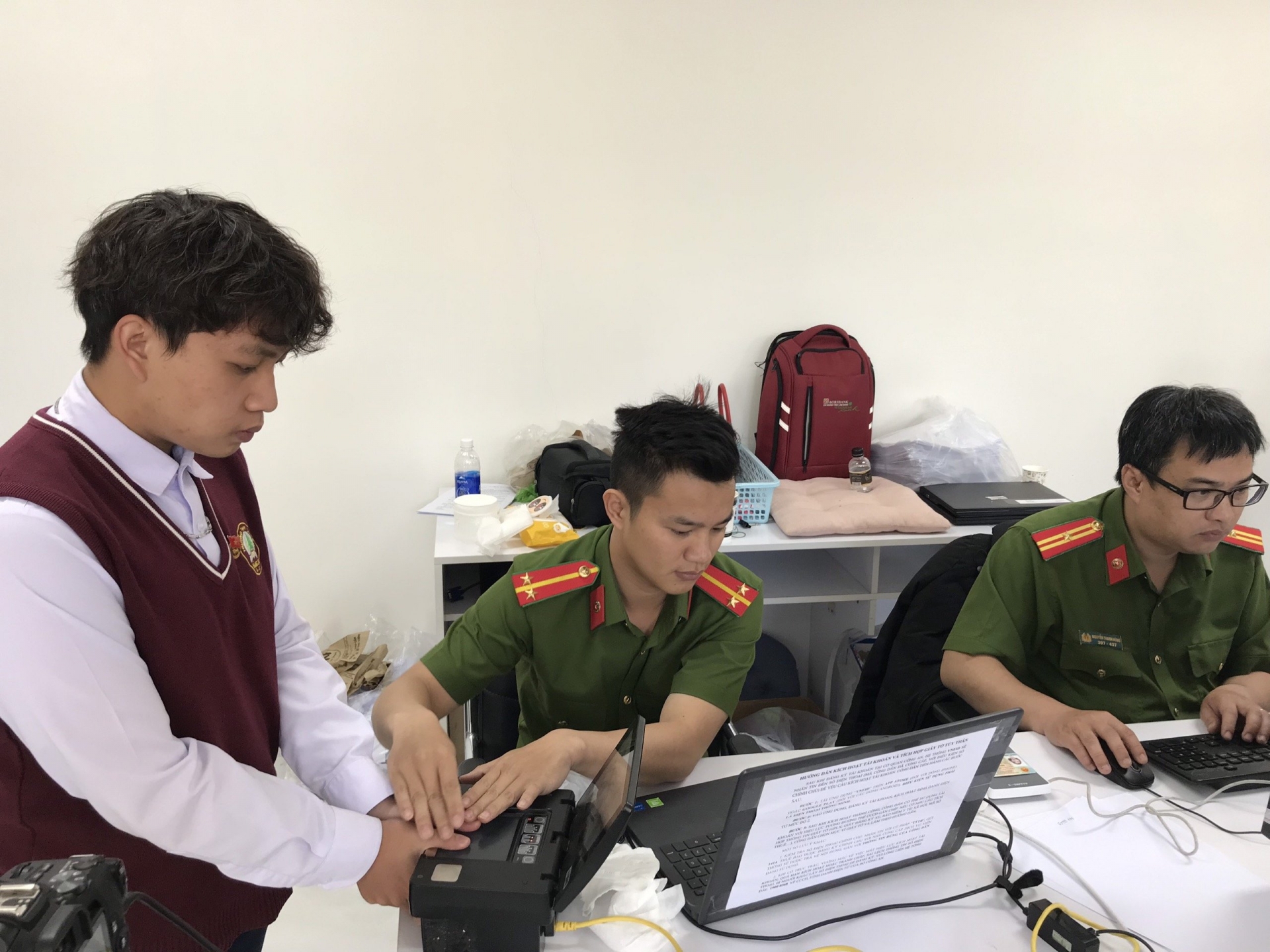 Thông báo 11 địa điểm thu nhận hồ sơ cấp Căn cước định danh điện tử từ ngày 3/3