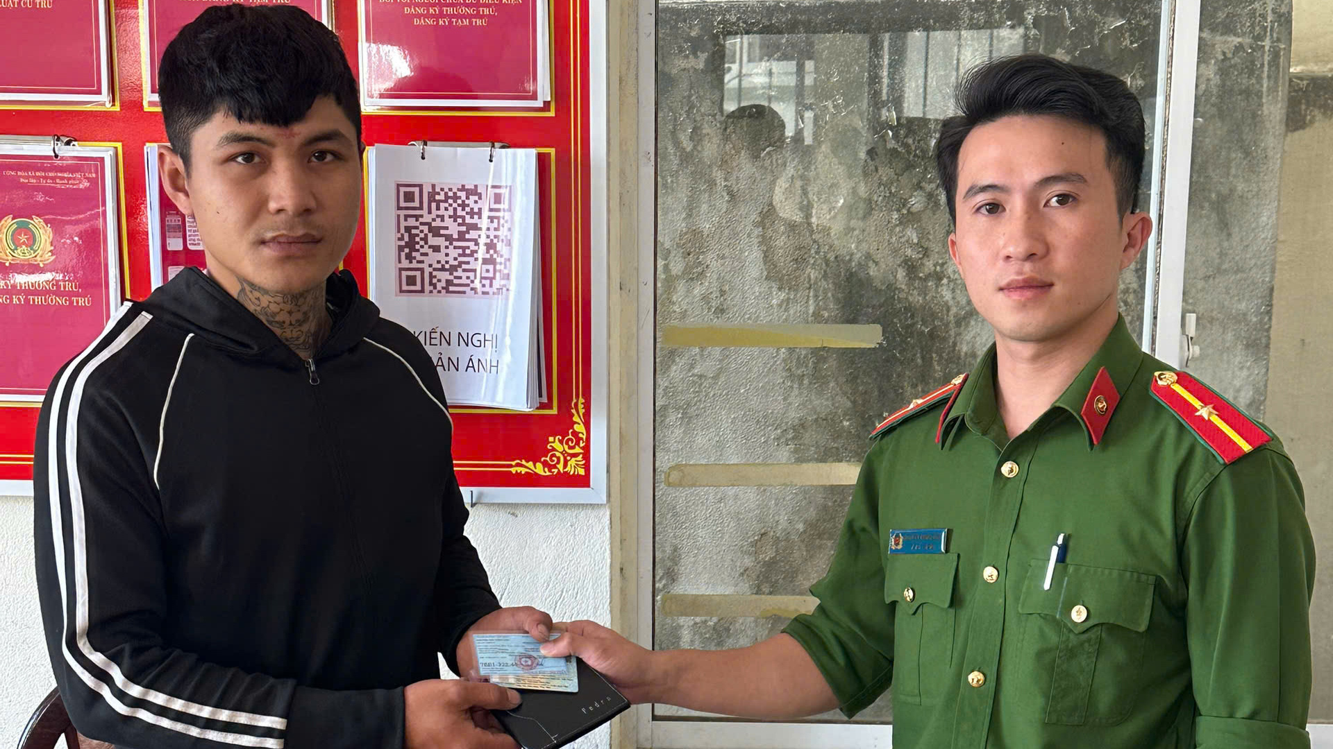 Nhặt được của rơi, trả người đánh mất