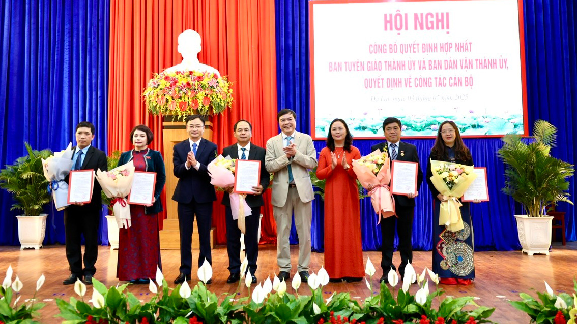 Khảo sát dư luận xã hội về một số vấn đề tiếp tục đổi mới, sắp xếp tổ chức bộ máy