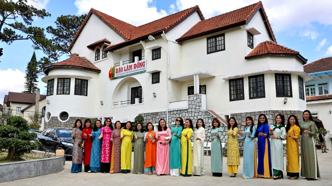 Các cấp Hội Phụ nữ hưởng ứng Tuần lễ áo dài và kỷ niệm Ngày Quốc tế Phụ nữ
