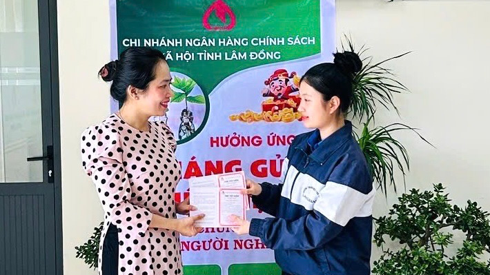 Lan tỏa tinh thần gửi tiết kiệm chung tay vì người nghèo trong học sinh