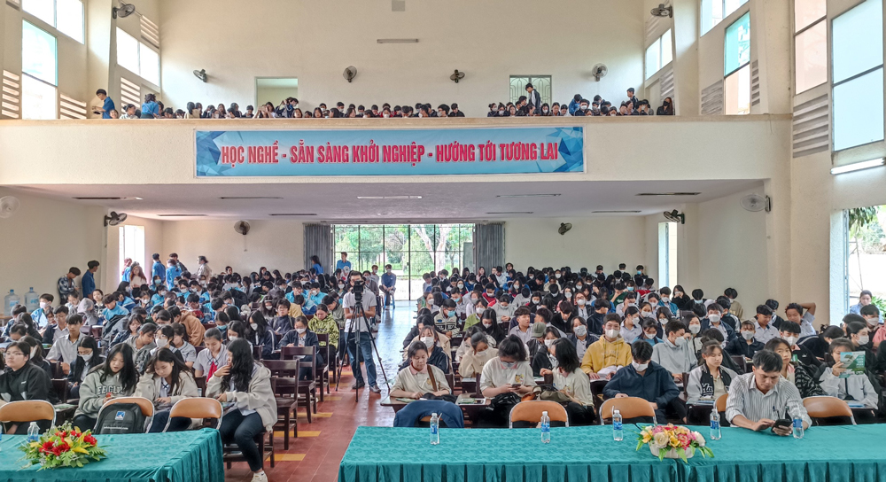 Tư vấn tuyển sinh giáo dục nghề nghiệp và thị trường lao động năm 2023