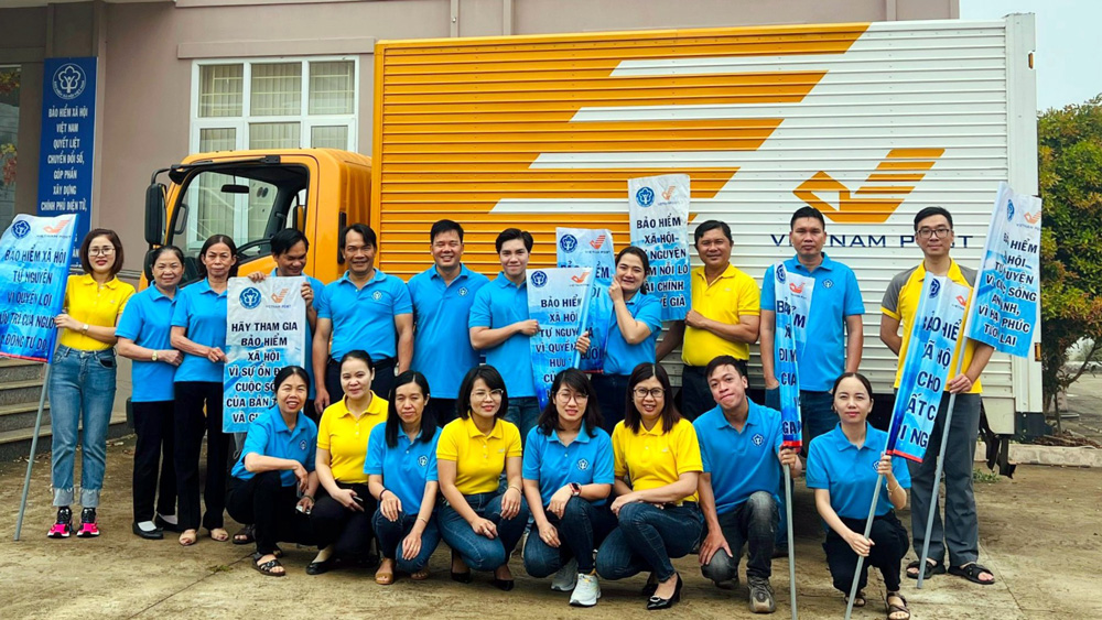 Tổ chức phong trào thi đua phát triển người tham gia bảo hiểm xã hội, bảo hiểm y tế