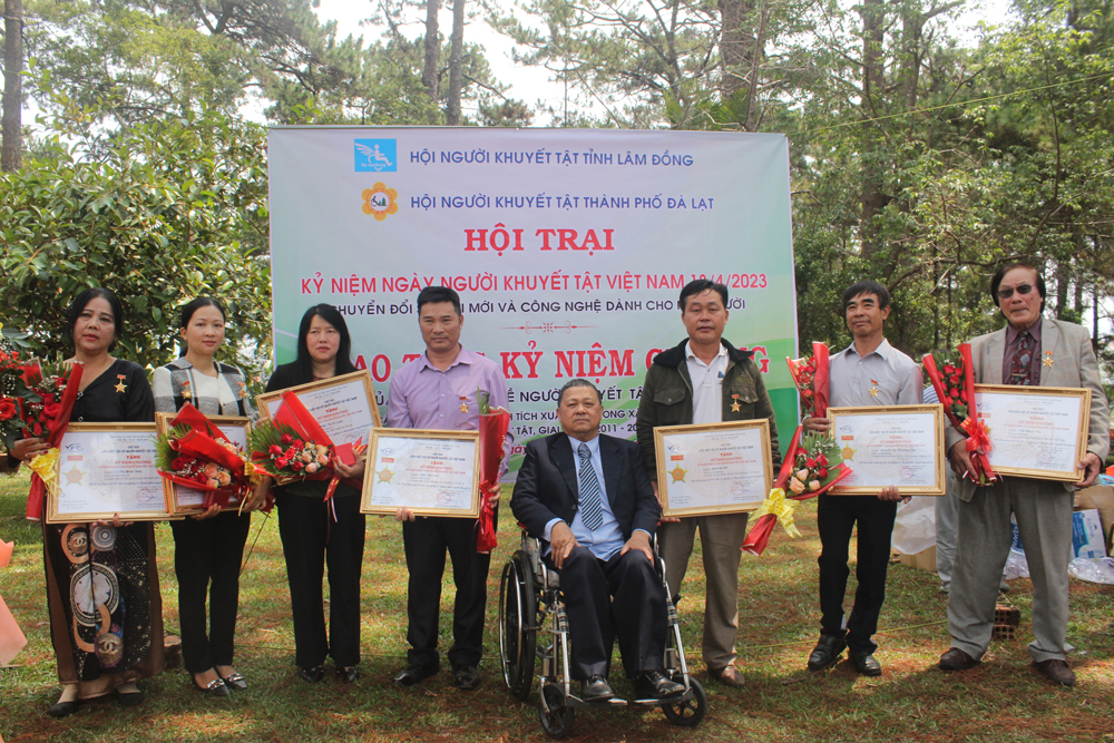 Họp mặt kỷ niệm ngày Người khuyết tật Việt Nam (18/4)