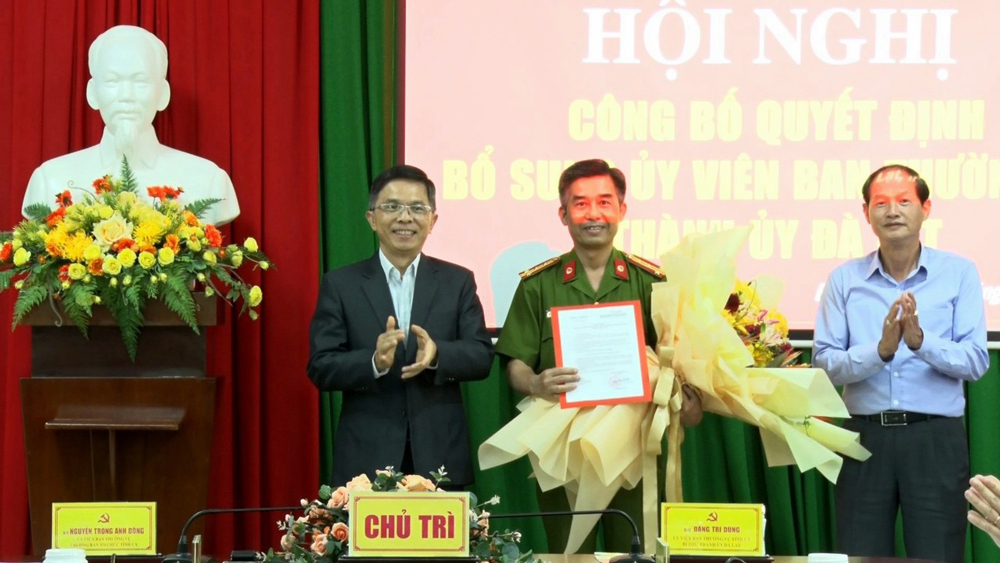 Công bố quyết định bổ sung Ủy viên Ban Thường vụ Thành ủy Đà Lạt
