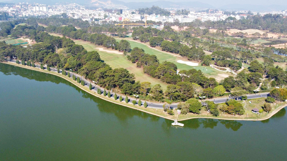Doanh nghiệp đề xuất xây bãi xe ngầm 7 tầng trong sân golf Đồi Cù