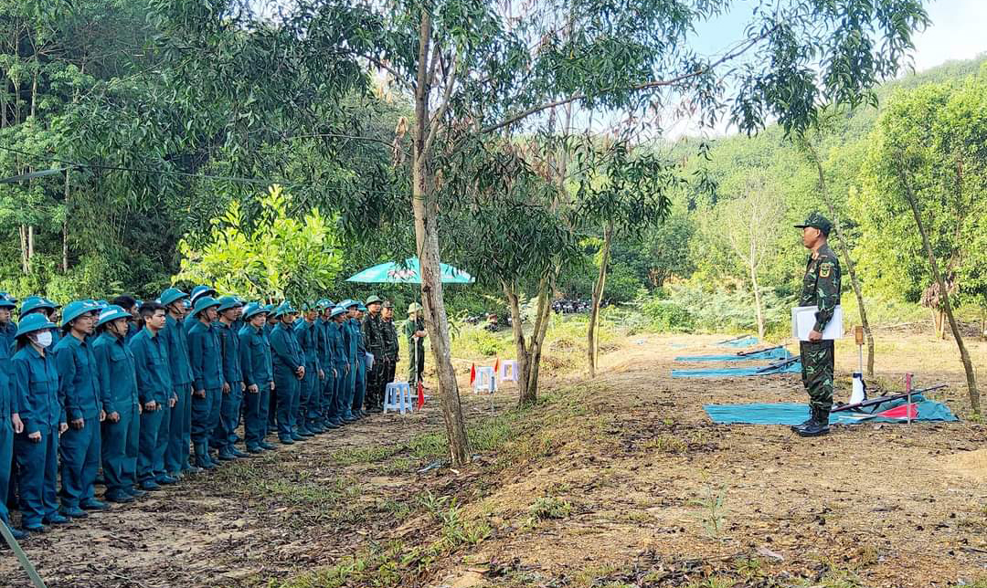 Cát Tiên: Kiểm tra bắn đạn thật cho lực lượng dân quân cơ động