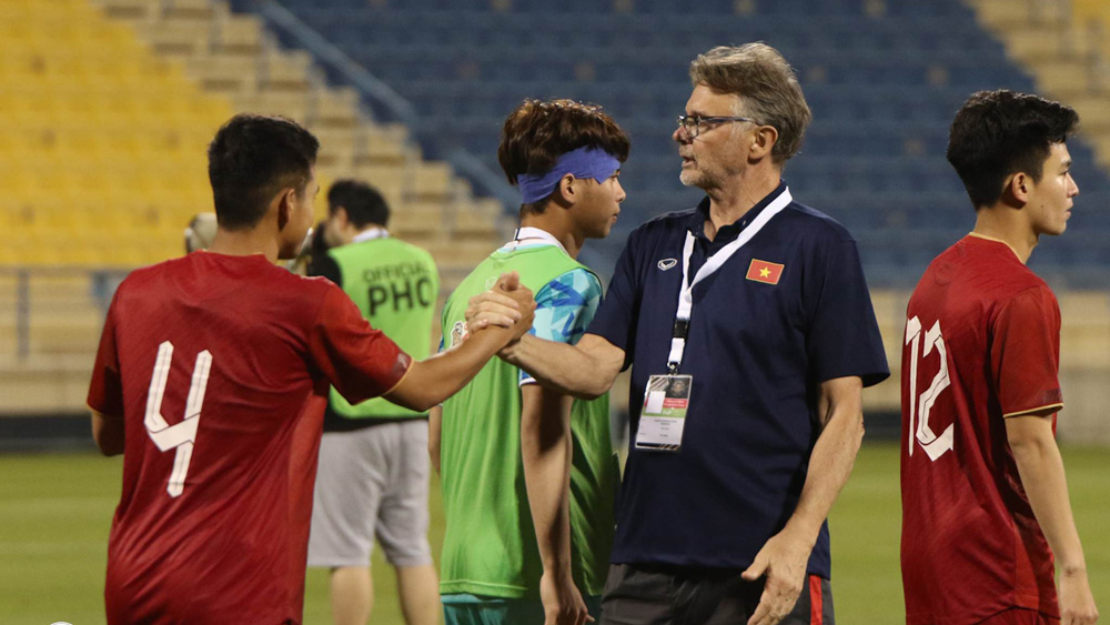 Khởi đầu khó khăn của U23 Việt Nam dưới thời HLV Philippe Troussier