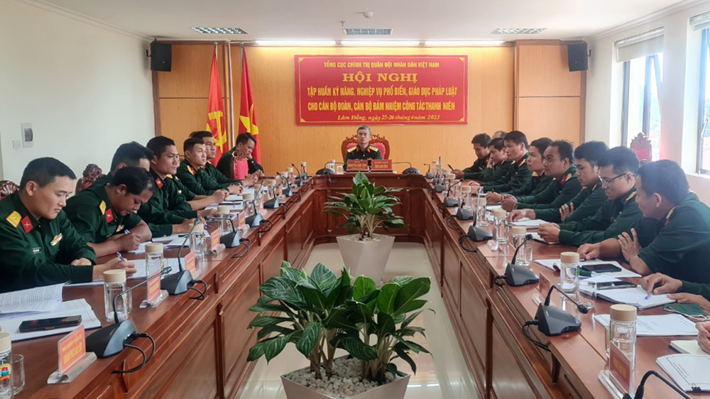 Tập huấn kỹ năng, nghiệp vụ phổ biến, giáo dục pháp luật cho cán bộ toàn quân