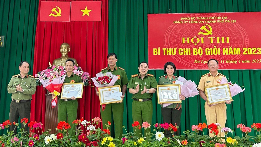 Đà Lạt: 10 cán bộ, chiến sỹ công an thi Bí thư Chi bộ giỏi