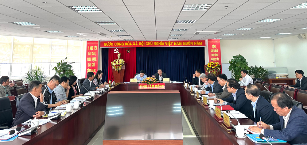 Lãnh đạo UBND tỉnh làm việc với Sở Tài chính