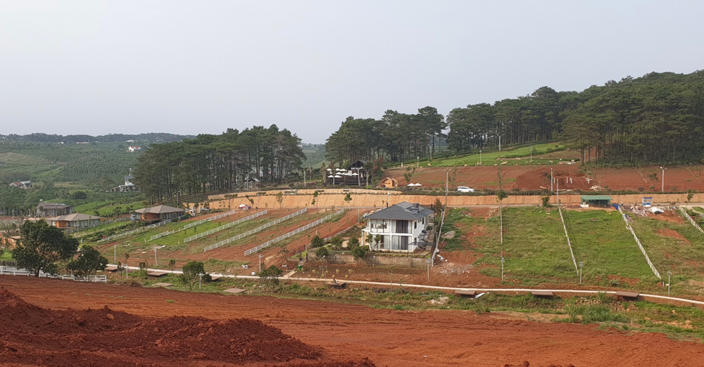 Xử lý các vi phạm về hiến đất làm đường, tách thửa