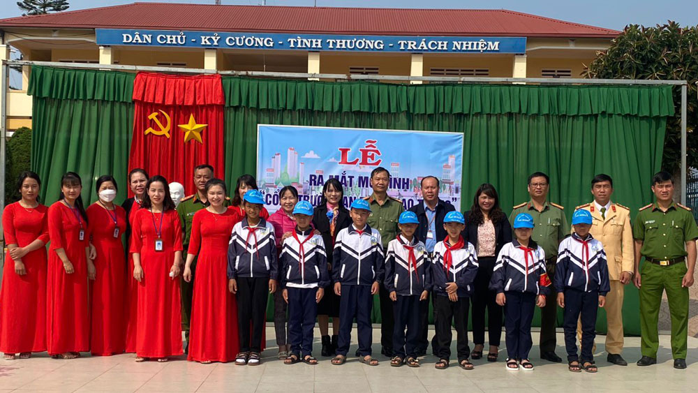 Lạc Dương: Ra mắt mô hình “Cổng trường an toàn giao thông” tại trường vùng sâu