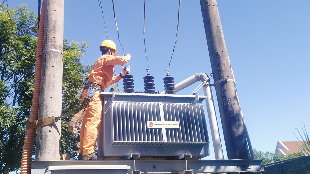 Công đoàn Công ty Điện lực Lâm Đồng: Giữ ánh sáng trong mỗi mái nhà
