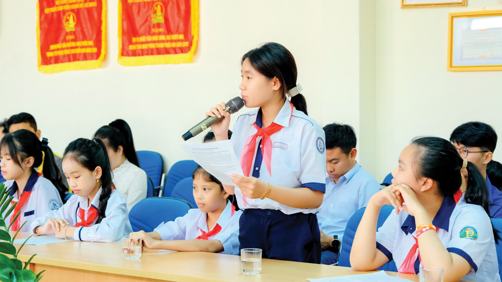 Lắng nghe tiếng nói trẻ em
