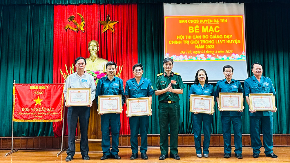Đạ Tẻh: Hội thi cán bộ chính trị viên giỏi trong LLVT huyện