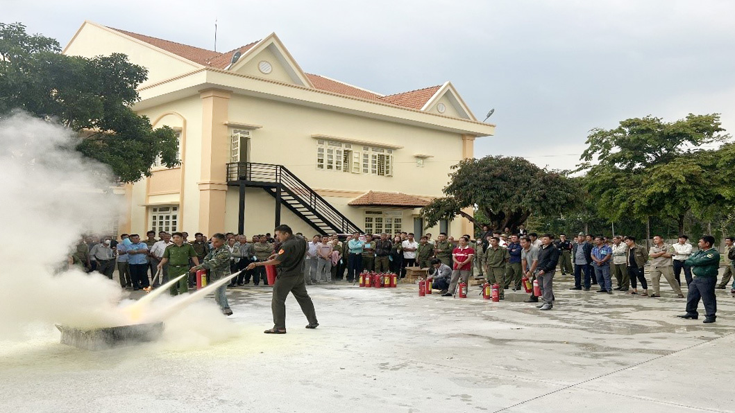 Lâm Hà: Gần 300 người tham gia huấn luyện, bồi dưỡng nghiệp vụ PCCC