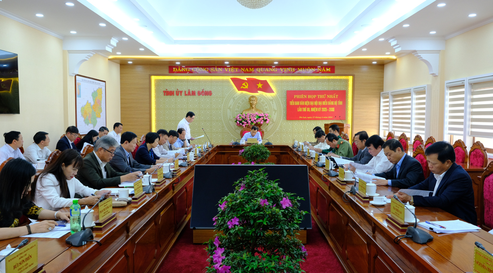 Bám sát thực tiễn, đổi mới phương pháp, cách thức tiến hành trong xây dựng Văn kiện Đại hội Đảng