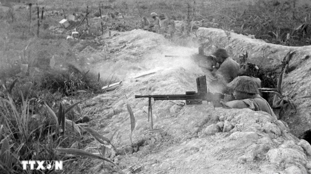 Ngày 17/4/1954: Ba mũi chiến hào của Trung đoàn 36 vây bọc kín cứ điểm 206