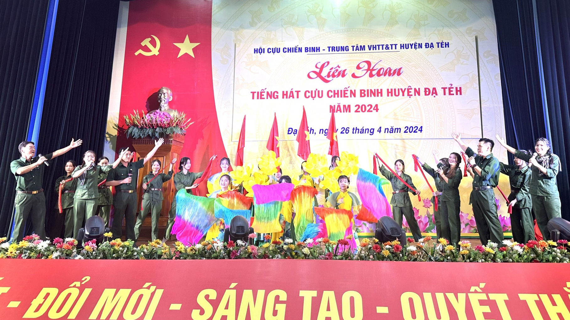 Đạ Tẻh: Tổ chức Hội thi ''Tiếng hát cựu chiến binh''