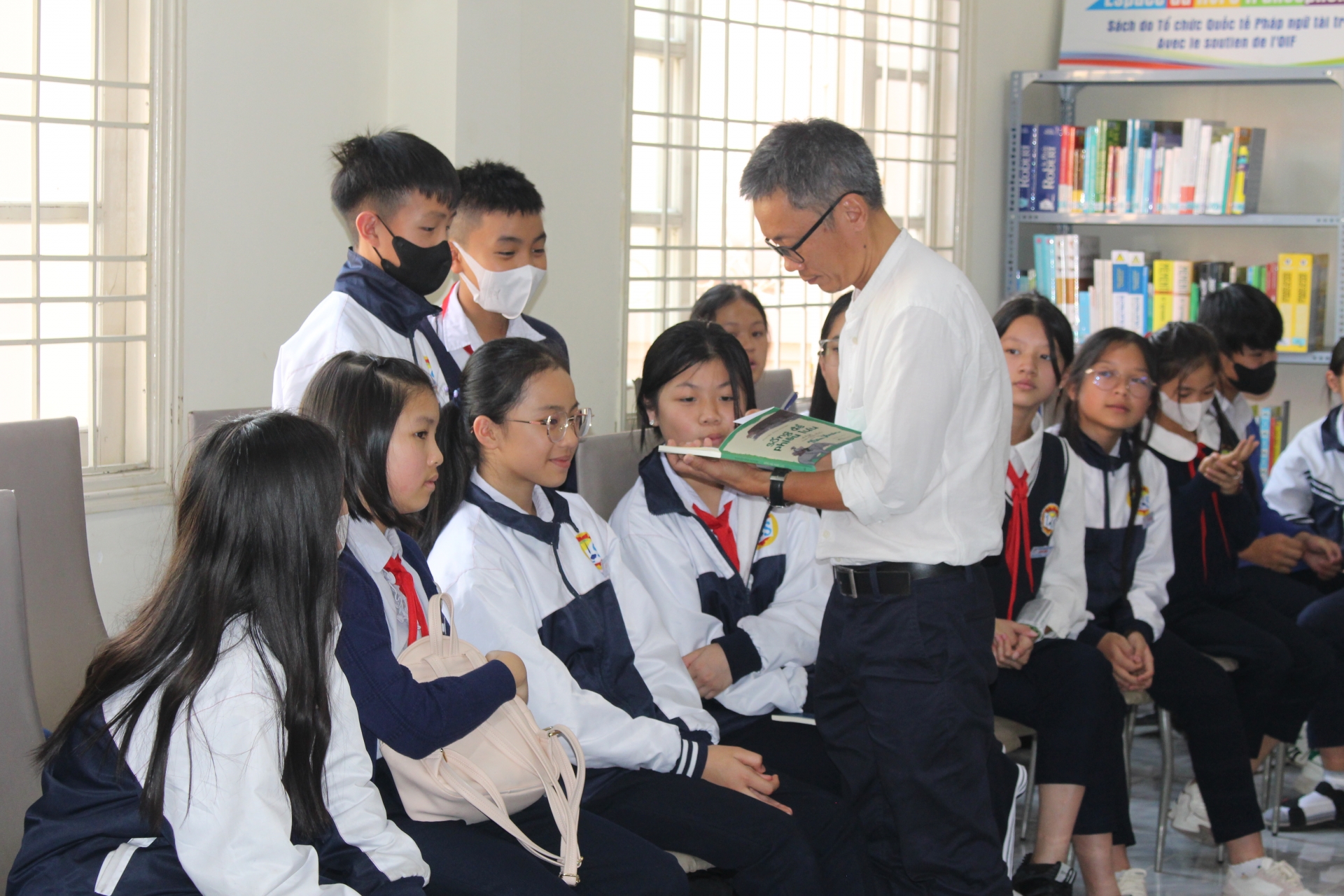 Giao lưu giới thiệu tác phẩm của nhà văn Nguyễn Vĩnh Nguyên