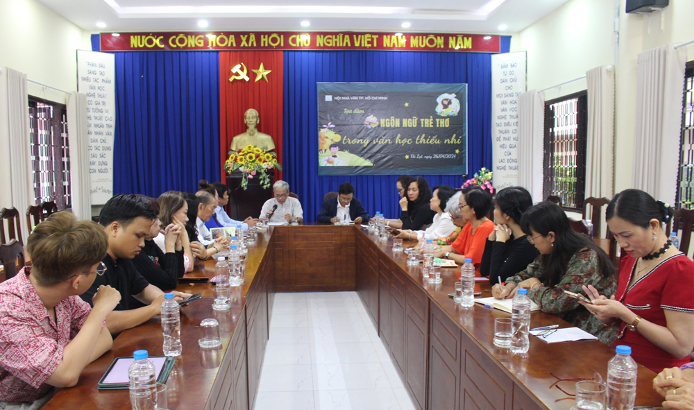 Tọa đàm về ngôn ngữ trẻ thơ trong văn học thiếu nhi