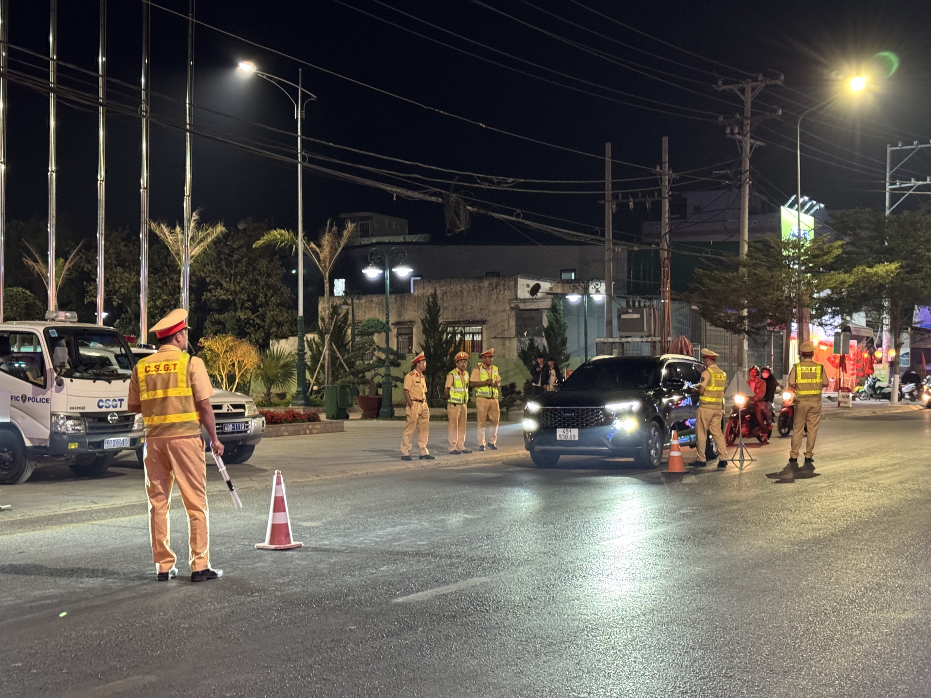 Tiếp tục đảm bảo trật tự, trật tự an toàn giao thông