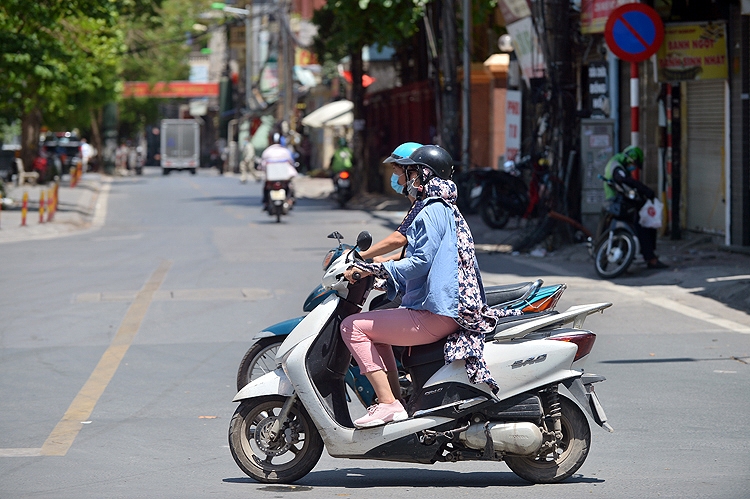 Thời tiết ngày 27/4: Nắng nóng gay gắt, có nơi trên 41 độ C