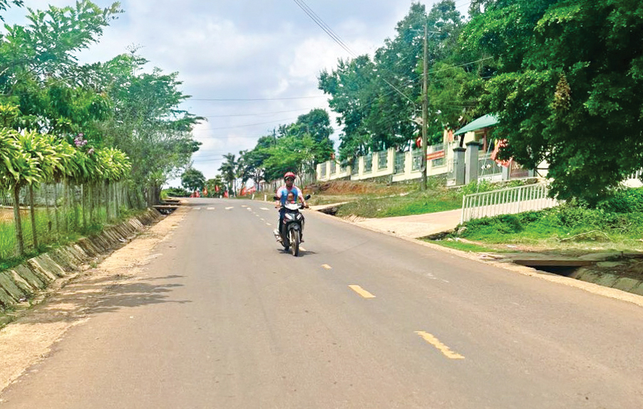 Xã anh hùng vững bước đi lên