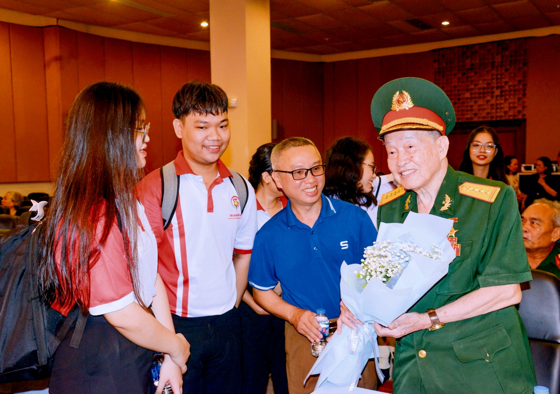 Nhà văn Nguyễn Văn Tàu - Tư Cang: Viết để kể chuyện