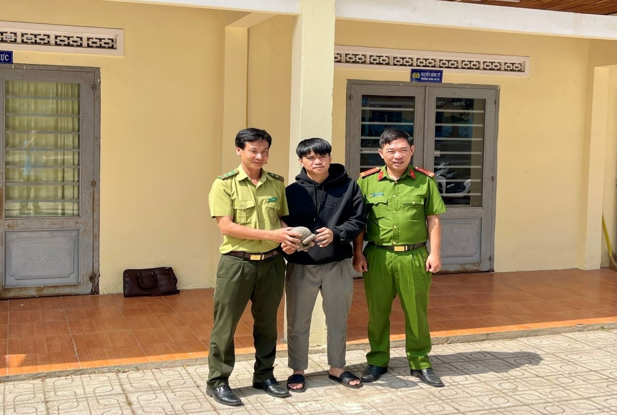 Đơn Dương: Người dân giao nộp cá thể động vật hoang dã nhặt được trên đường