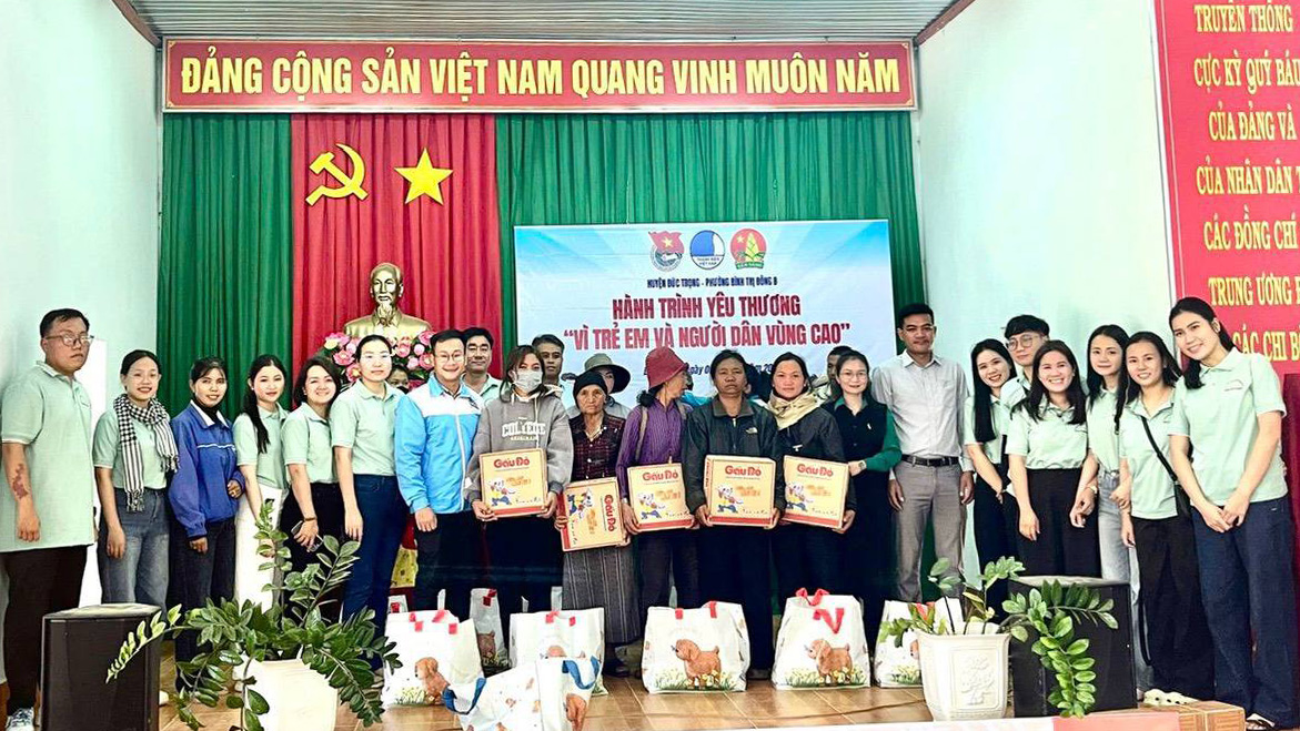 Hành trình yêu thương “Vì trẻ em vùng cao” đến với Đức Trọng