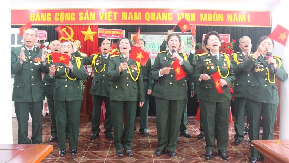 Gặp mặt truyền thống Bộ đội Trường Sơn nhân kỷ niệm 50 năm đất nước thống nhất