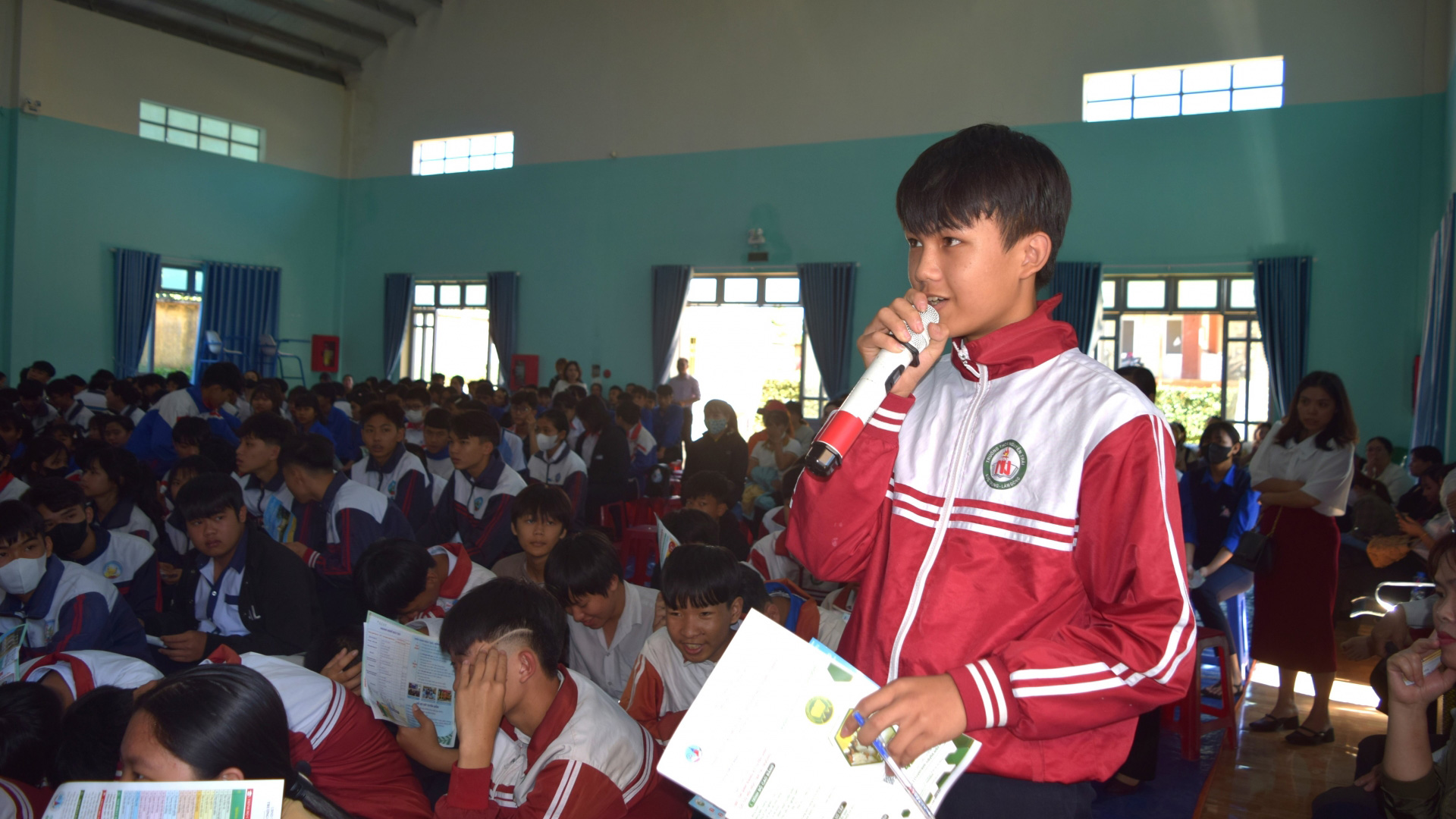 Đức Trọng: Hơn 400 học sinh tham gia Ngày hội Tư vấn tuyển sinh và thị trường lao động