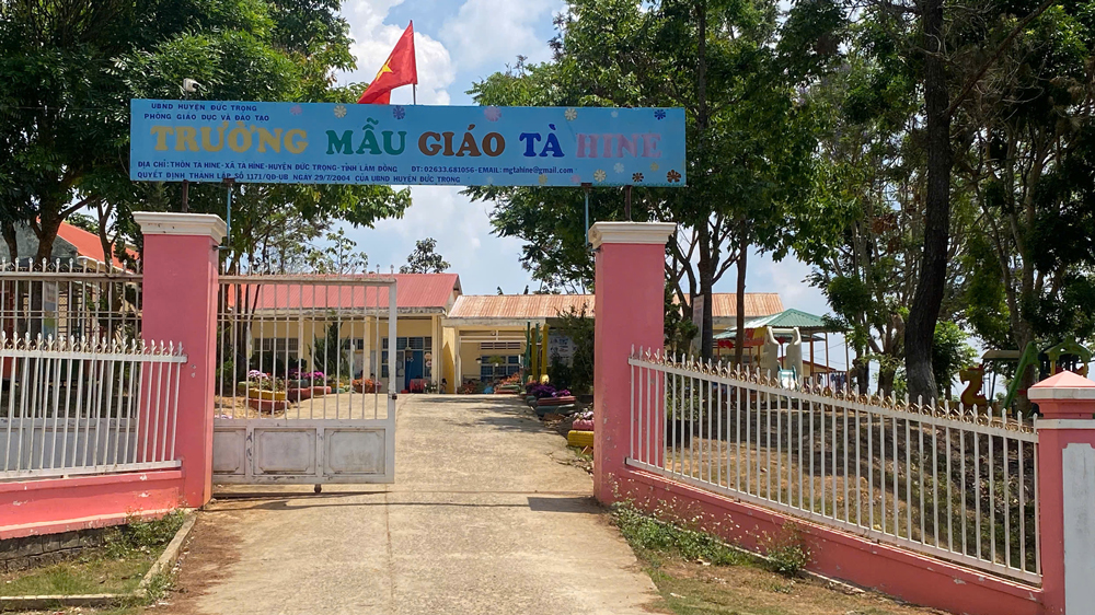 Đức Trọng: Chơi trong sân trường, trẻ mầm non bị xích đu đổ lên người tử vong