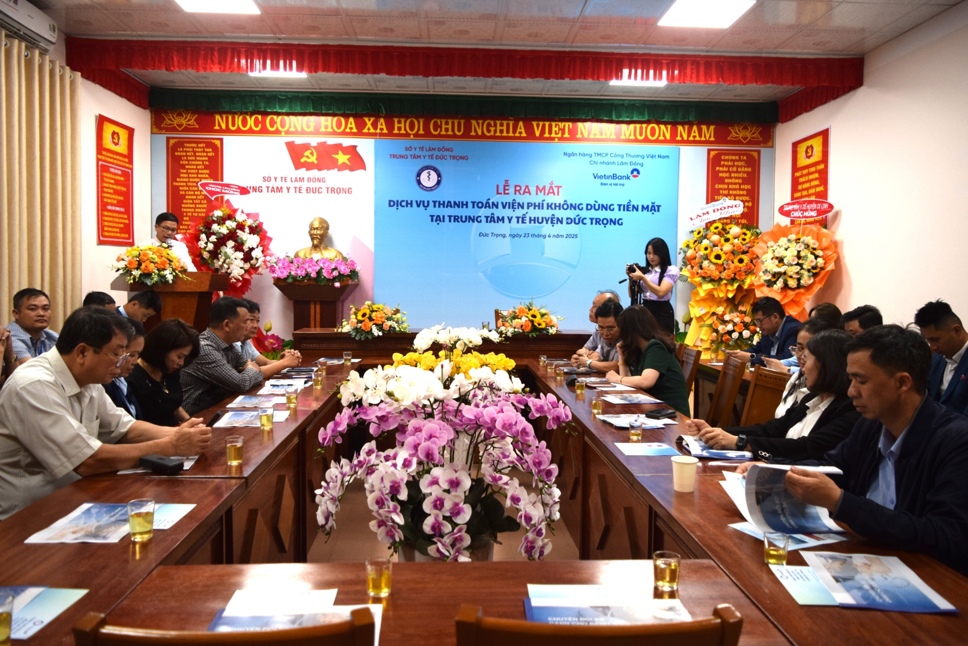 Trung tâm Y tế huyện Đức Trọng ra mắt dịch vụ thanh toán viện phí không dùng tiền mặt