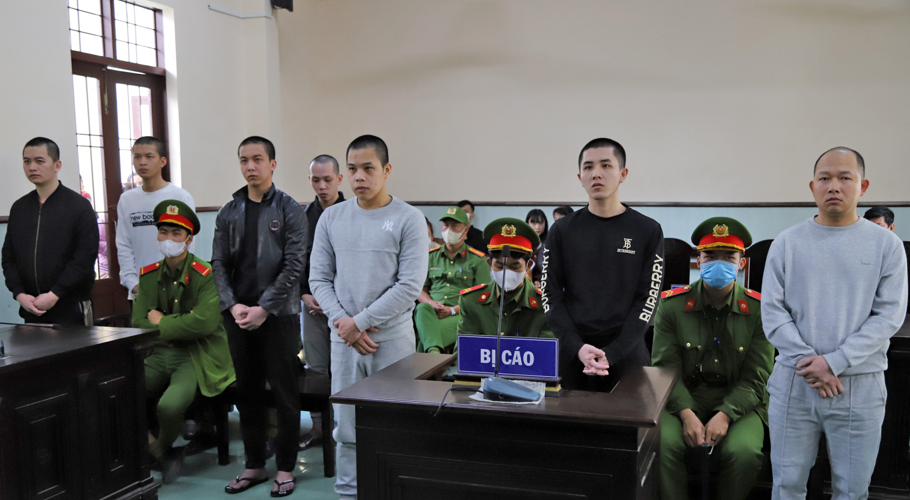 Buôn bán trái phép chất ma túy, 7 bị cáo lãnh án