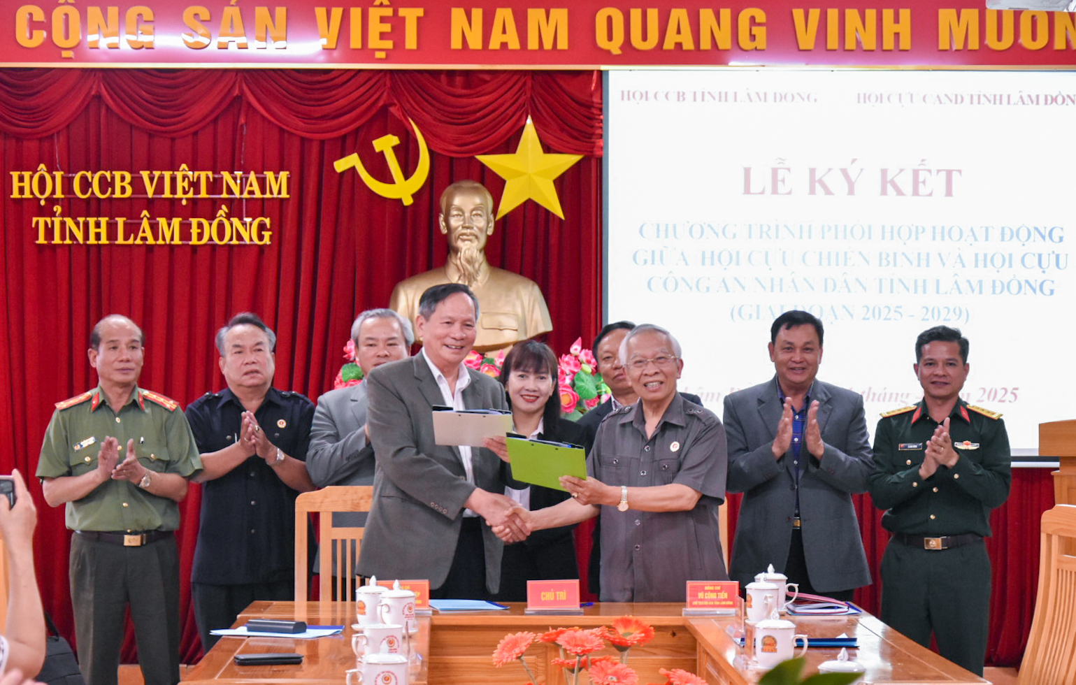 Hội Cựu chiến binh tỉnh và Hội Cựu Công an Nhân dân tỉnh ký kết phối hợp hoạt động