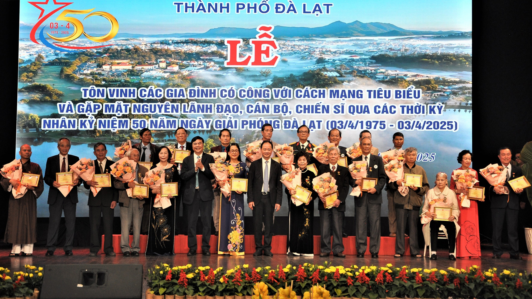 Đà Lạt: Tôn vinh các gia đình có công với cách mạng tiêu biểu và gặp mặt nguyên lãnh đạo, cán bộ, chiến sĩ qua các thời kỳ