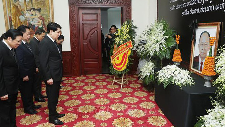 Lãnh đạo Đảng, Nhà nước viếng đồng chí Khamtay Siphandone